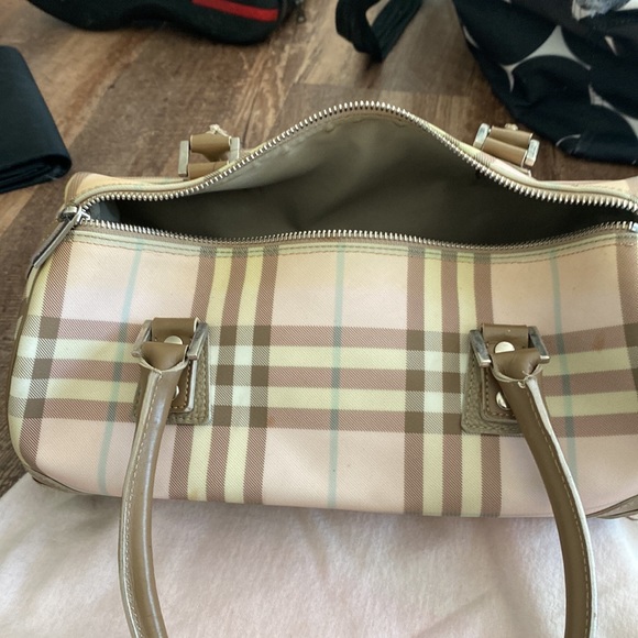 Burberry purse never used - Picture 4 of 5